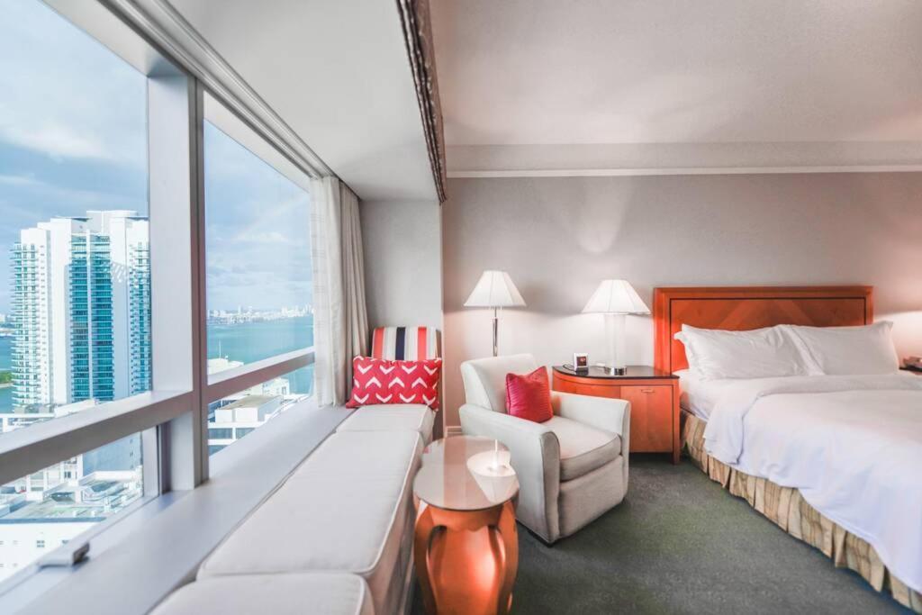 Highlight At The Of Miami's Stylish 4s Apartamento